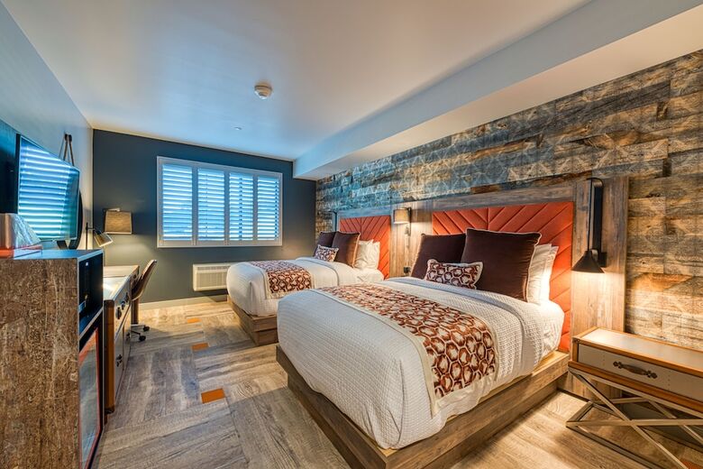 Hotel Lexen - Newhall