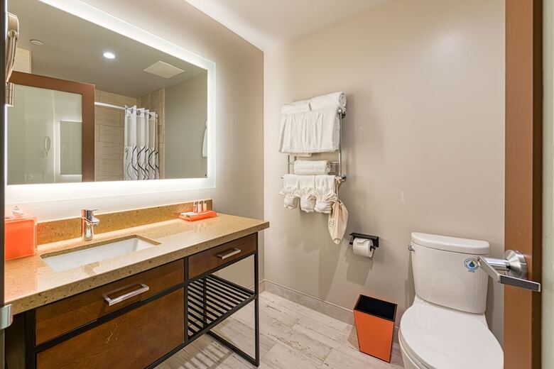 Hotel Lexen - Newhall
