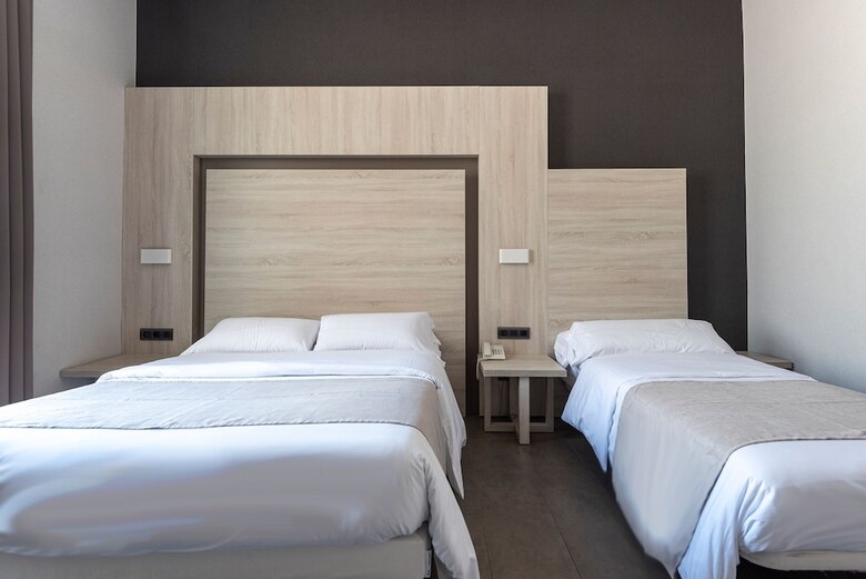 Pension Plaza Goya Rooms