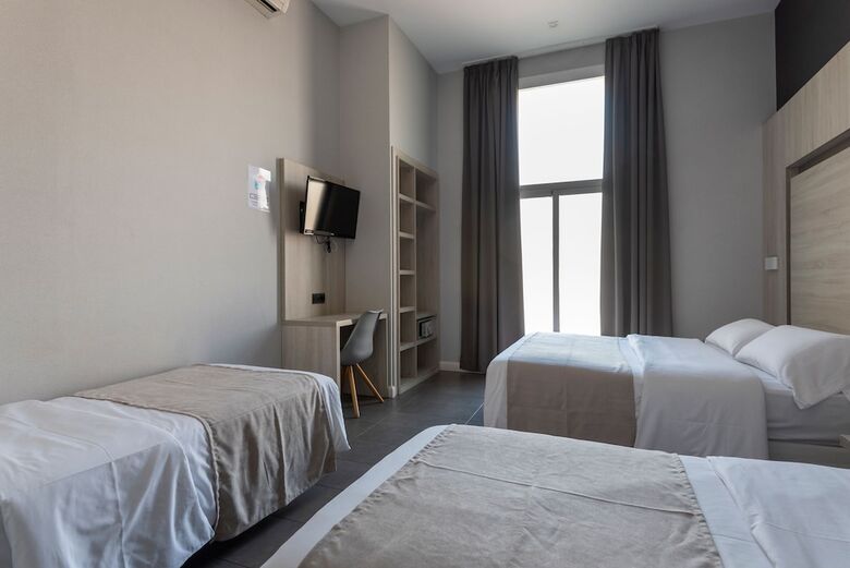 Pension Plaza Goya Rooms