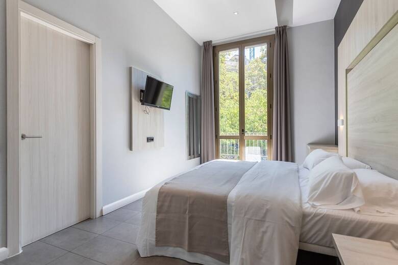 Pension Plaza Goya Rooms