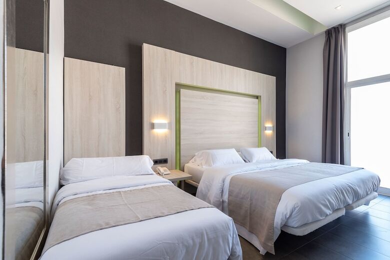 Pension Plaza Goya Rooms