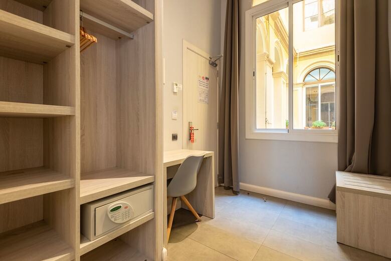 Pension Plaza Goya Rooms