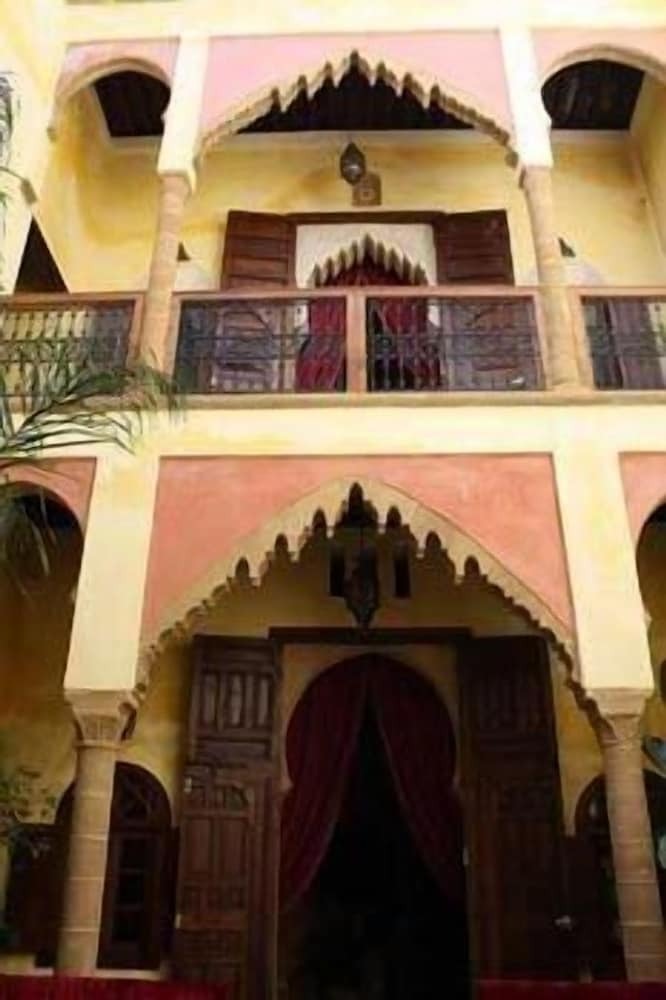 Riad Marlinea