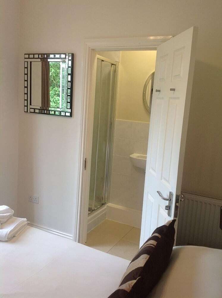 Oak Lodge Hotel