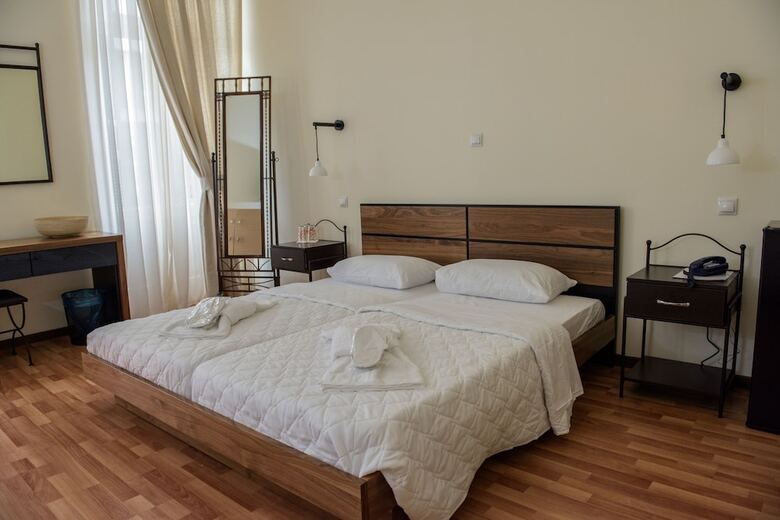 Athinas Street Inn