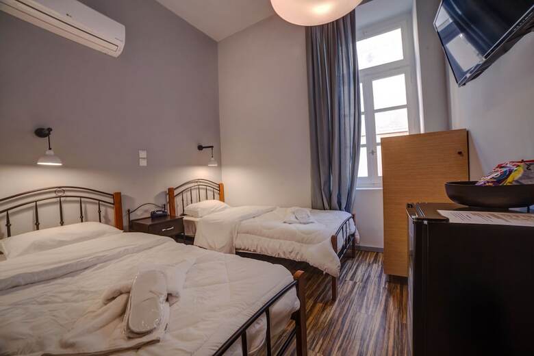 Athinas Street Inn
