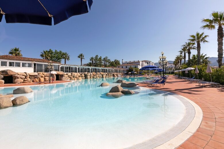 Phi Hotel Sighientu