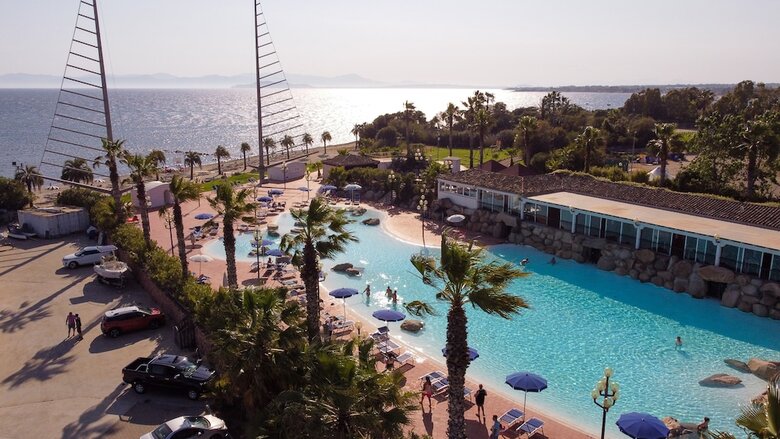 Phi Hotel Sighientu