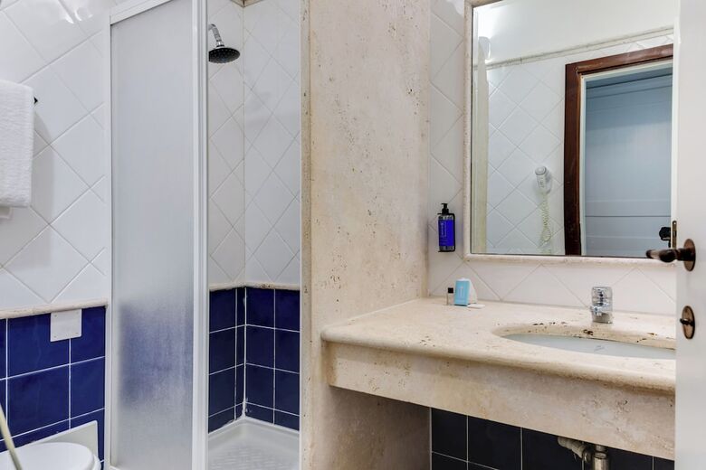 Phi Hotel Sighientu