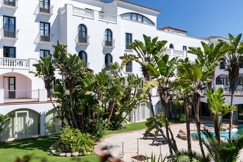 Phi Hotel Sighientu