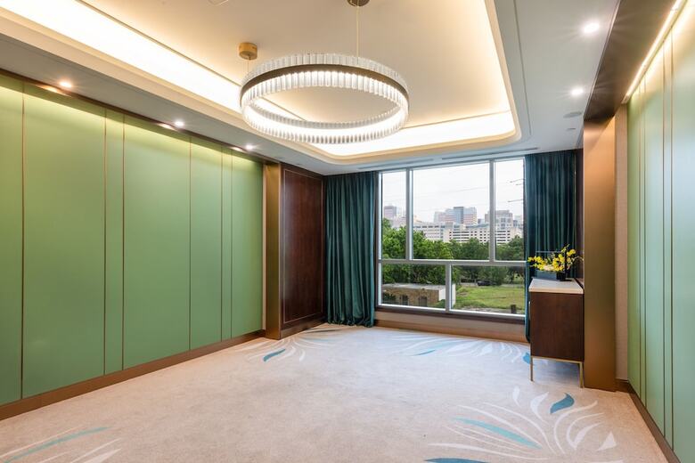 Blossom Hotel Houston, Curio Collection By Hilton