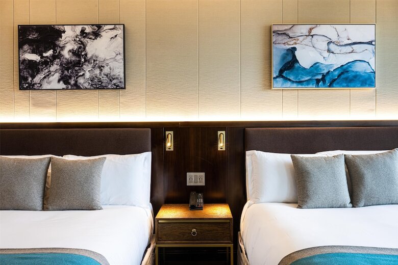 Blossom Hotel Houston, Curio Collection By Hilton