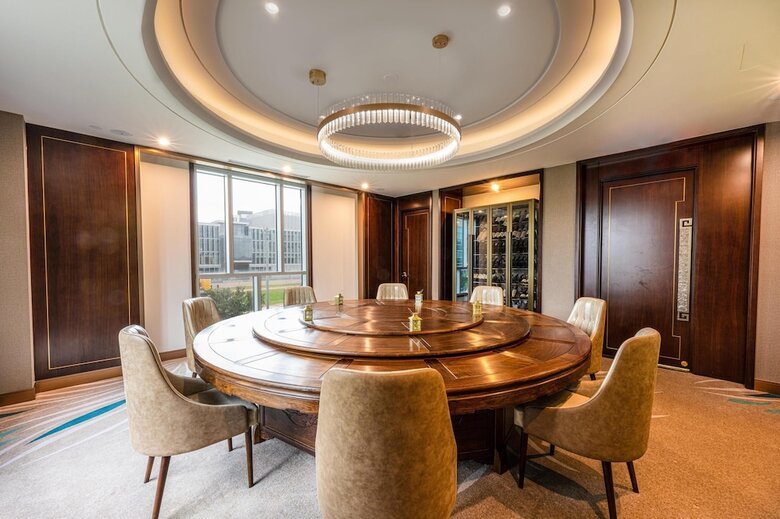 Blossom Hotel Houston, Curio Collection By Hilton