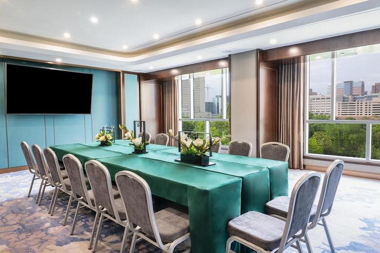 Blossom Hotel Houston, Curio Collection By Hilton