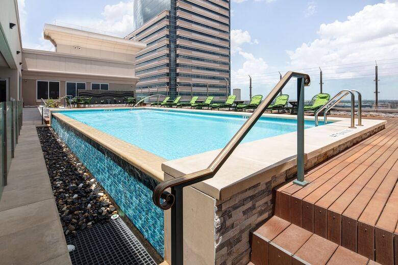 Blossom Hotel Houston, Curio Collection By Hilton