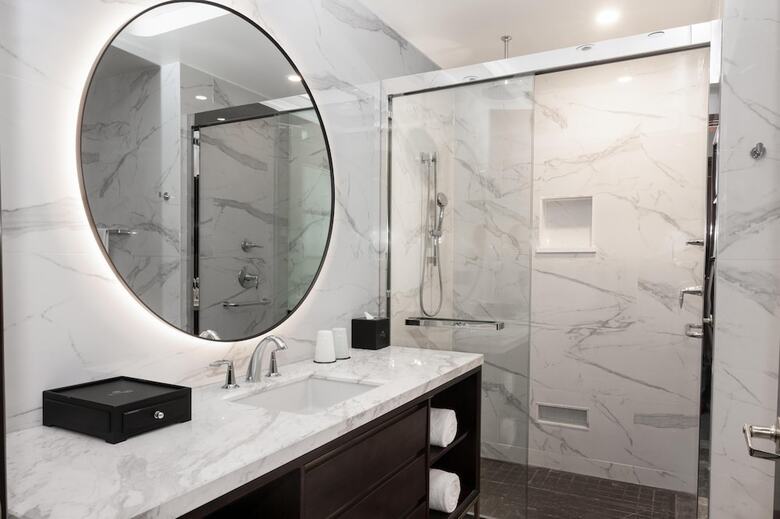 Blossom Hotel Houston, Curio Collection By Hilton