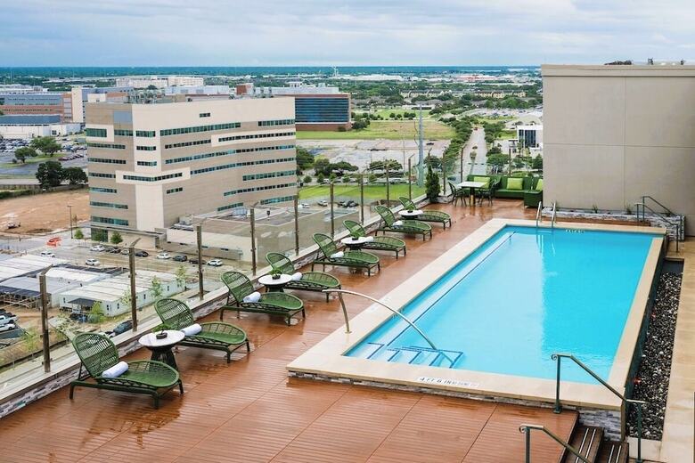Blossom Hotel Houston, Curio Collection By Hilton