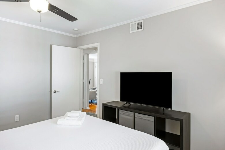 Apartamentos Brookwood Courtyard By Bca Furnished Apt