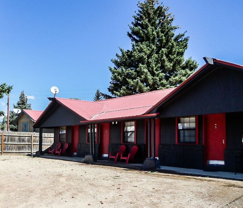 The Gold Pan Motel