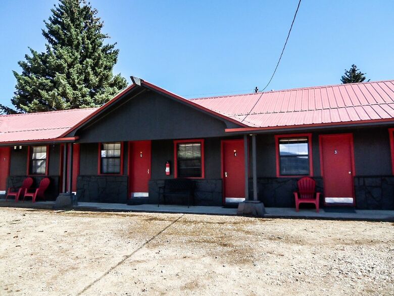 The Gold Pan Motel