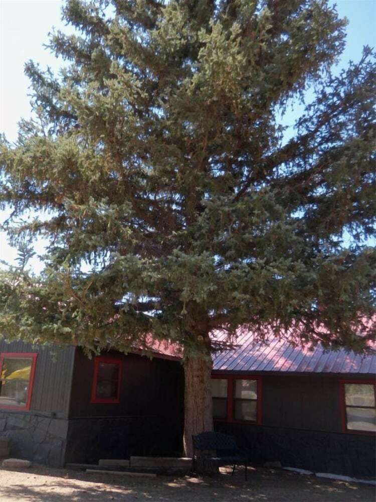 The Gold Pan Motel
