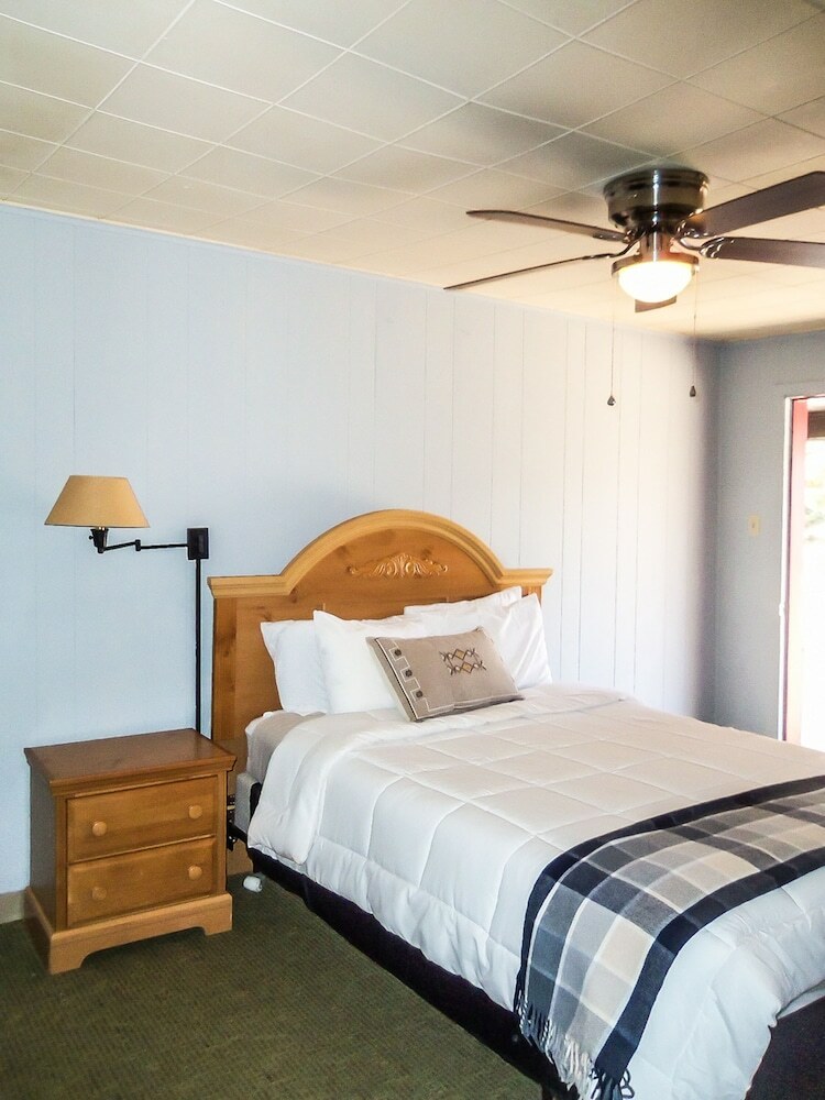 The Gold Pan Motel