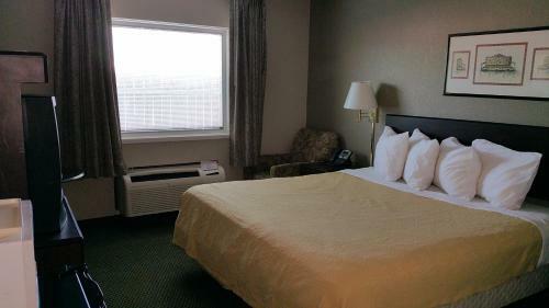Motel Fairbridge Inn Express