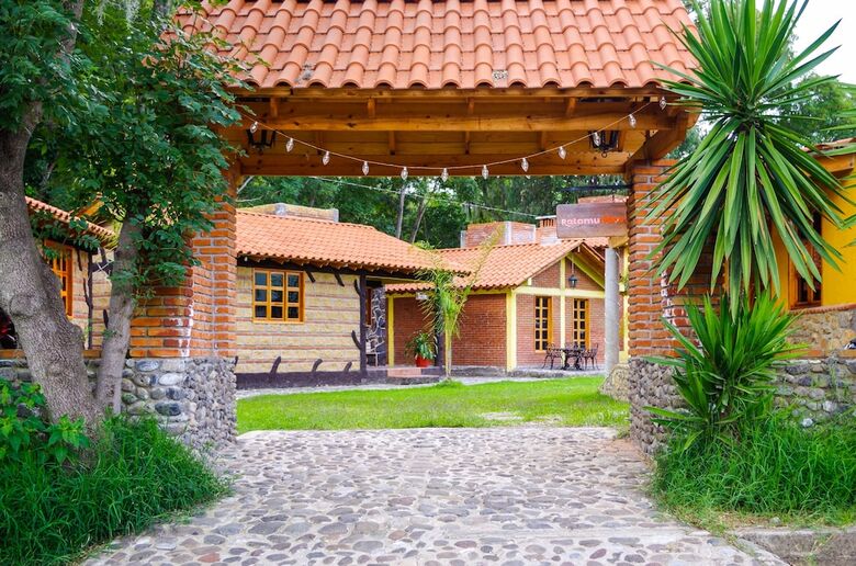 Hotel Caba�as Del Bosque