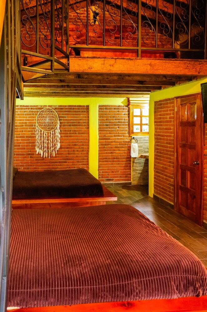 Hotel Caba�as Del Bosque