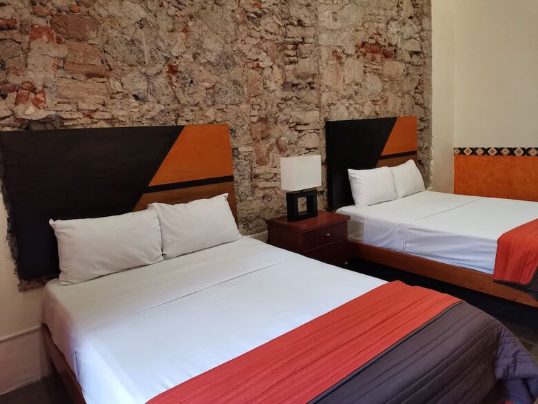 Hotel Mes�n Santa Clara