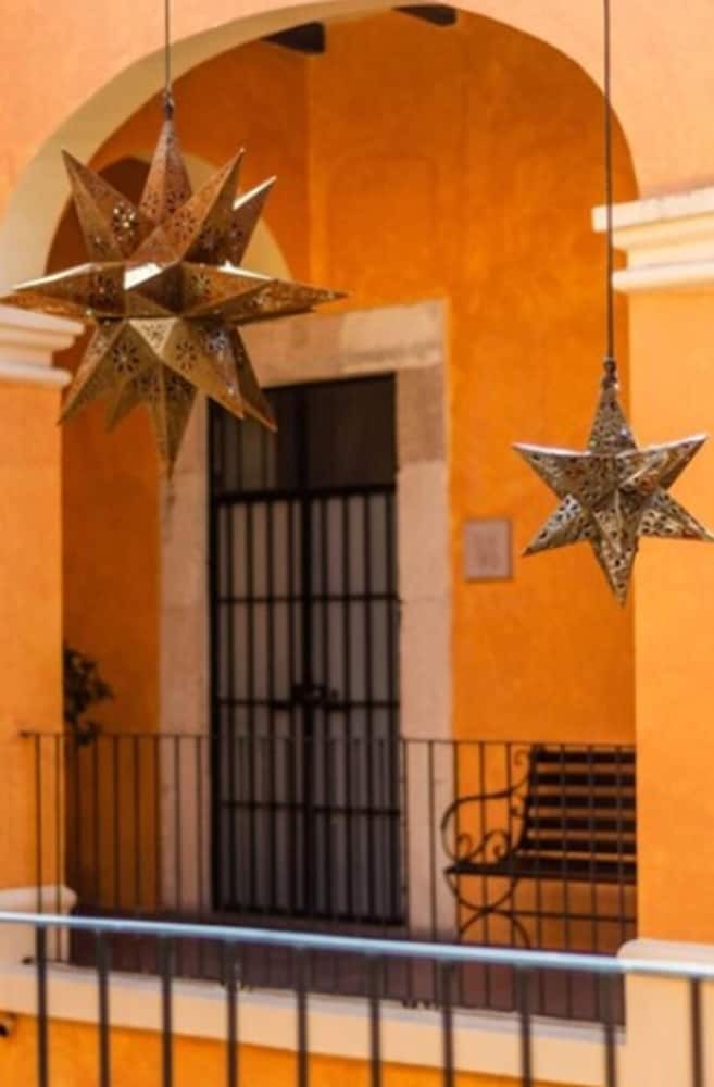 Hotel Mes�n Santa Clara