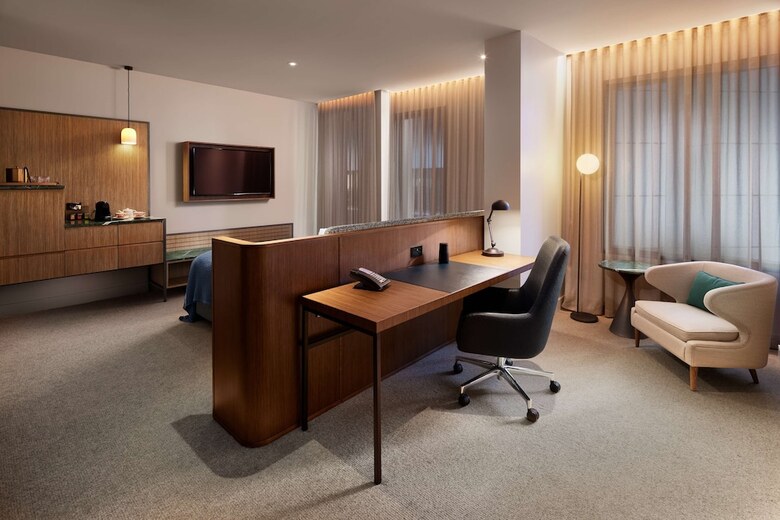 Next Hotel Melbourne, Curio Collection By Hilton