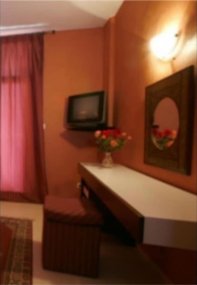 Hotel Suite Room For Familyfriends