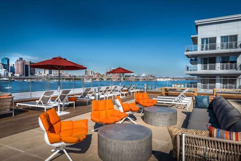 Aparthotel Global Luxury Suites East Boston