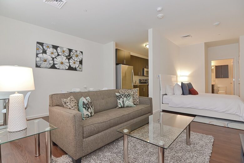 Aparthotel Global Luxury Suites East Boston