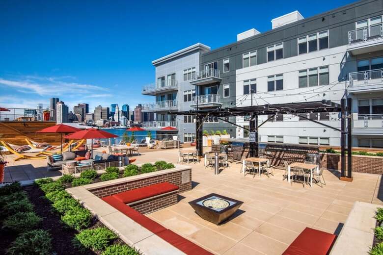 Aparthotel Global Luxury Suites East Boston