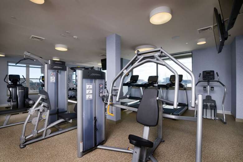 Aparthotel Global Luxury Suites East Boston