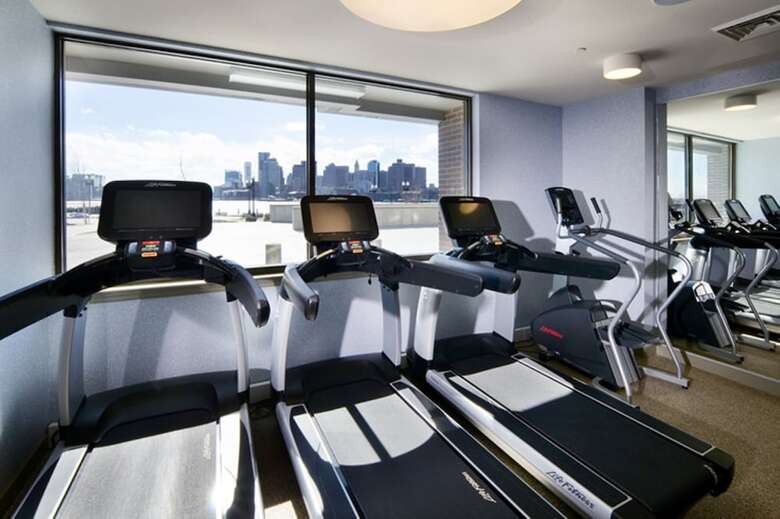 Aparthotel Global Luxury Suites East Boston