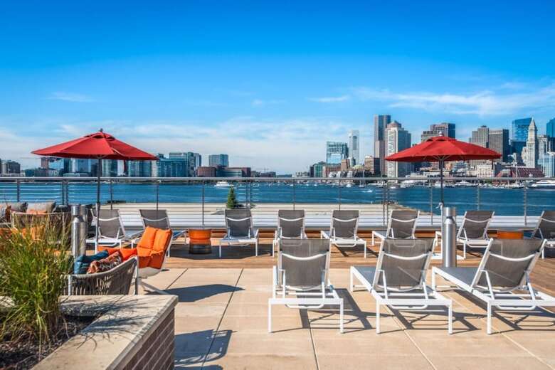 Aparthotel Global Luxury Suites East Boston