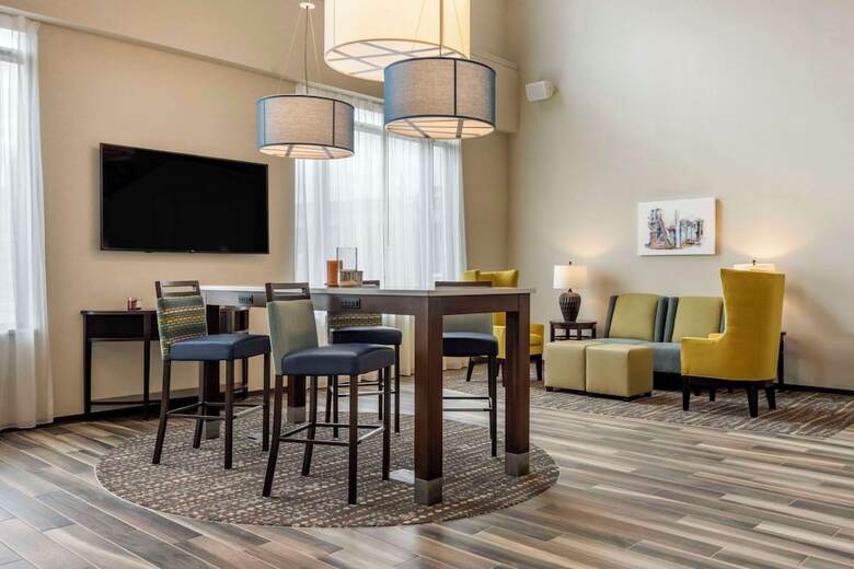Hotel Comfort Inn & Suites Pittsburgh-northshore