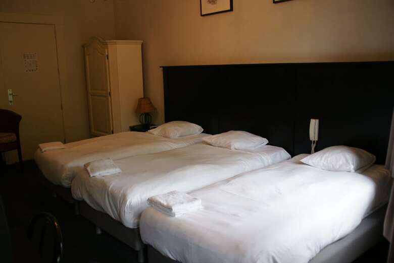 Hotel1875