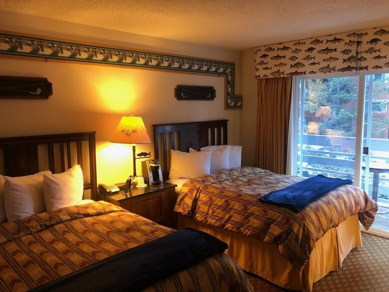 Hotel River Ranch Lodge & Restaurant