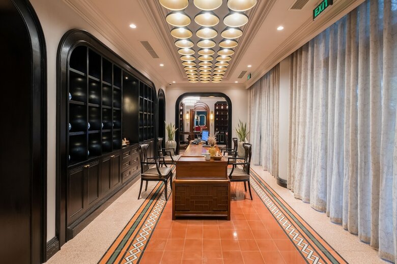 Silk Path Grand Hue Hotel