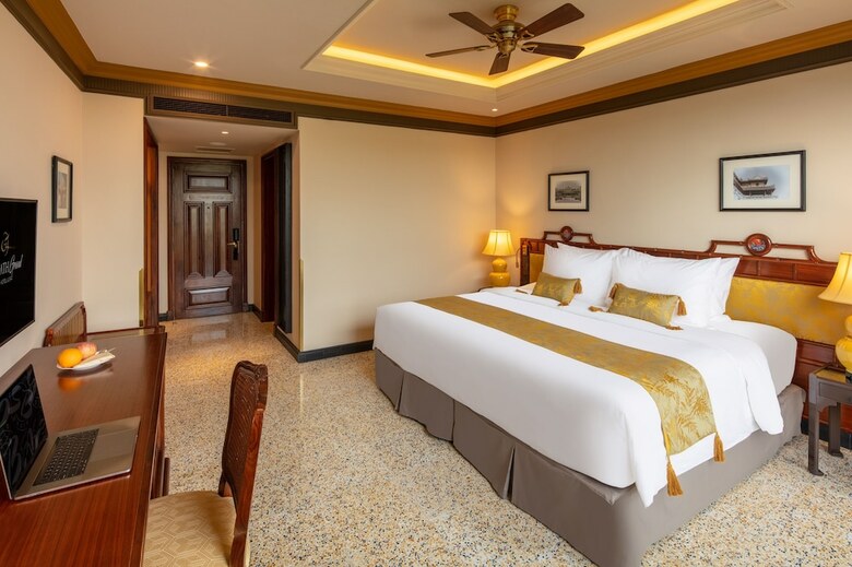 Silk Path Grand Hue Hotel