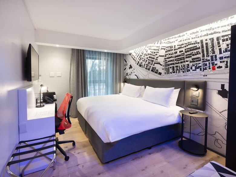 Anew Hotel Green Point