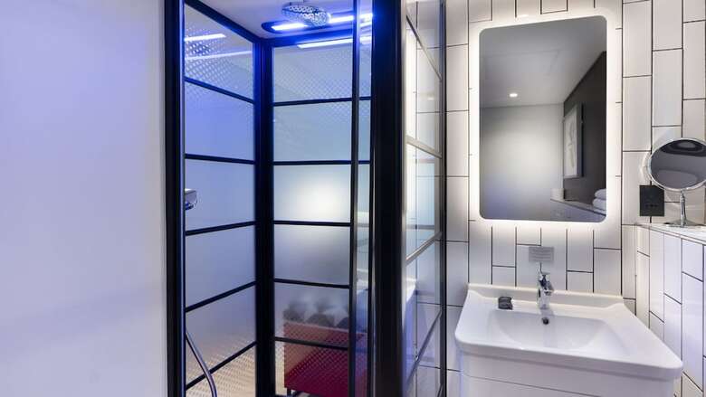 Anew Hotel Green Point