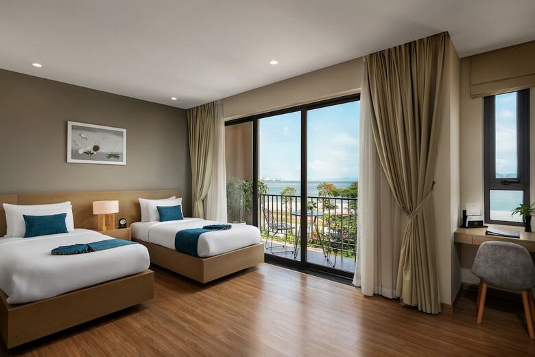 Hotel La Batisse Resort Halong