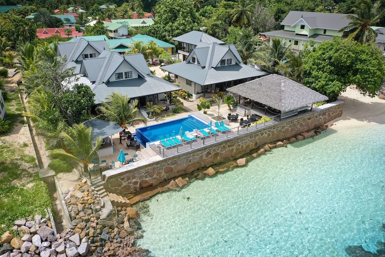 Le Nautique - Luxury Waterfront Hotel