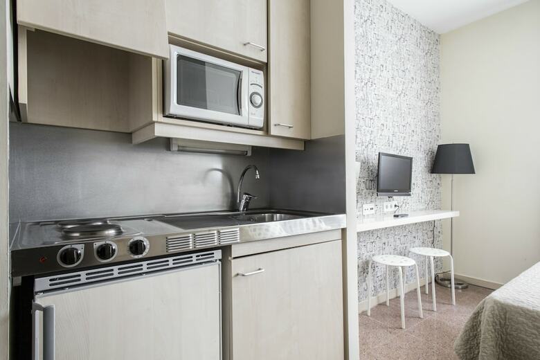 Hotel Residencia Universitaria Resa Blas De Otero